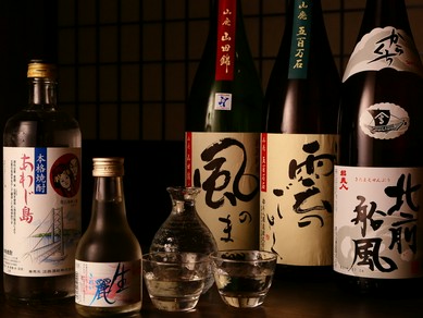 淡路島の地酒や玉葱焼酎などアルコールメニューにもこだわります