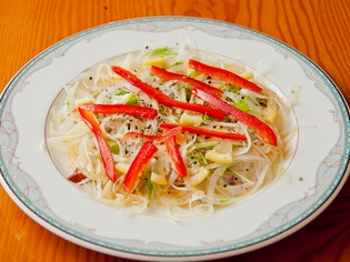 レモンが入ってさっぱり爽やかな味の『タコのカルパッチョ』