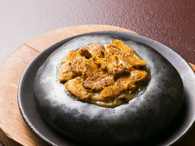 生うにのねっとりとした滑らかさに感動『生うにの石焼みそ』