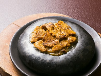 生うにのねっとりとした滑らかさに感動『生うにの石焼みそ』