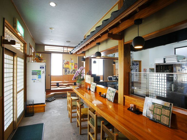 8席のカウンター席を用意し、お1人さまでも入りやすいお店