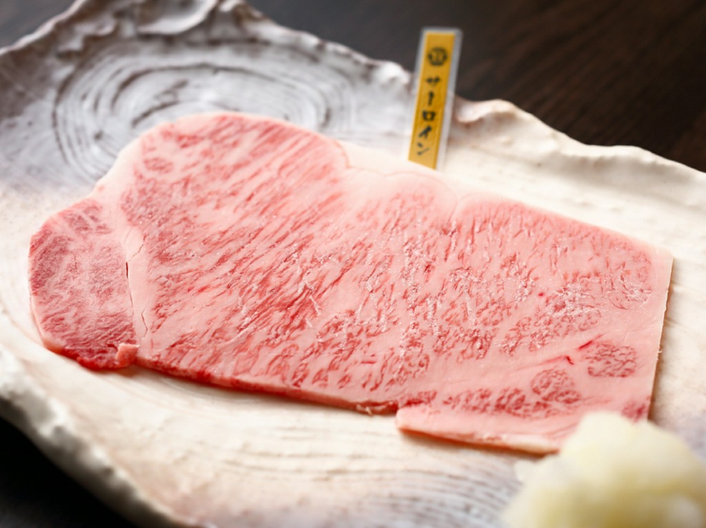 さっぱりとした味わいが特徴『極上サーロインすきしゃぶ』