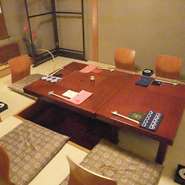 新たな出会いや門出を迎える方のお祝いに、落ち着いた雰囲気の中ですっぽん鍋はいかがでしょう。美味しい料理を和やかに囲めば、新しい仲間とはより親密に、去りゆく方との思い出話にも花が咲きます。