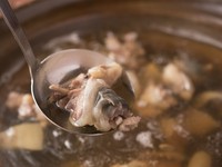 すっぽんの旨みを余すところなく味わえる！　濃厚なスープが絶品の『丸鍋』