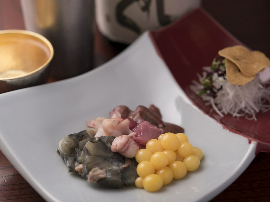 鮮度が決め手、すっぽんの刺身。初めての美味しさと出合う『珍味カルパッチョ』