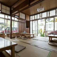 ランチで大いに語り合う。お酒を片手に、大切なお友達とともに