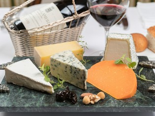 日本のみならず、世界各地から取り寄せた『チーズ』