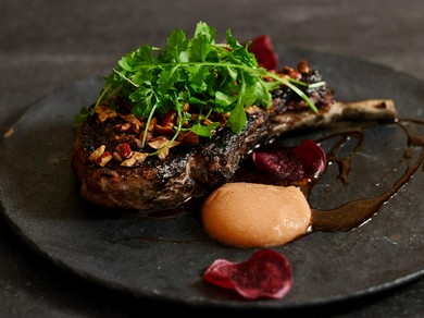 AUS産 骨付き仔羊背肉のロースト