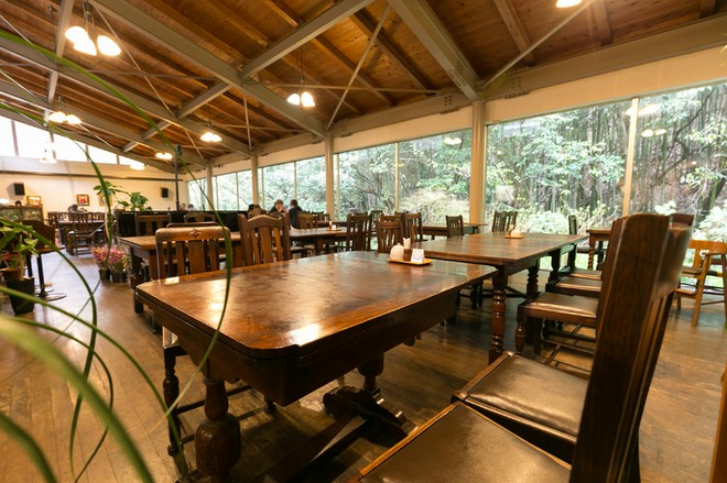 食器・内装にこだわっている