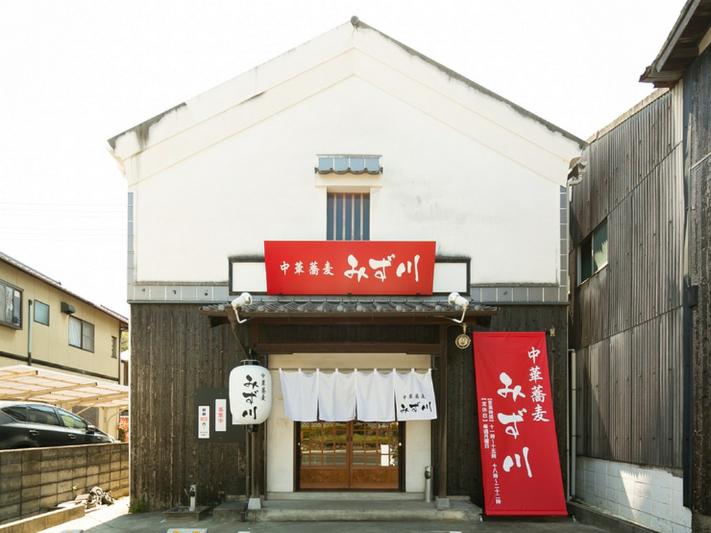 昔ながらの蔵をリノベーションした中華蕎麦店