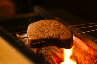 BOSSたなかさとるの目利きにて競り落とした"「純但馬牛」のステーキ"