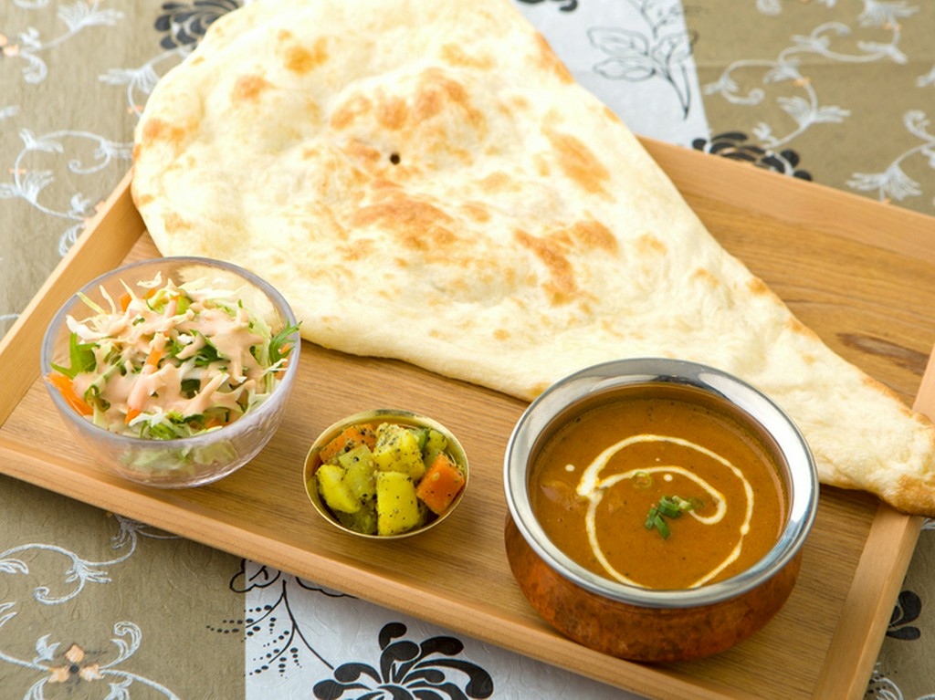 ふるさとネパールの味わいを届ける『ダルバートセット』