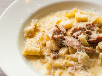 そば粉の手打ちパスタ『鴨のコンフィの入ったクリームソース』