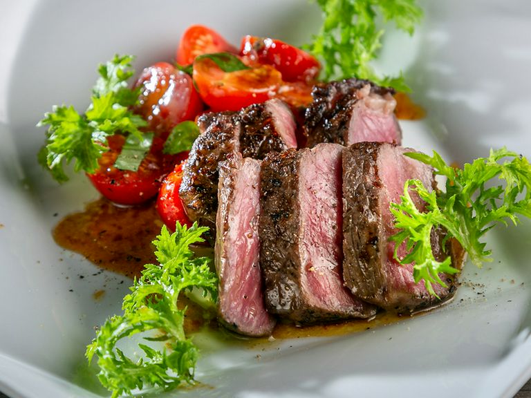 和牛ロースの炭火焼き