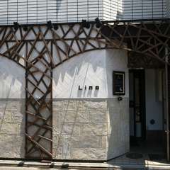 シンプルな粋を感じる佇まい。知る人ぞ知る大人の隠れ家