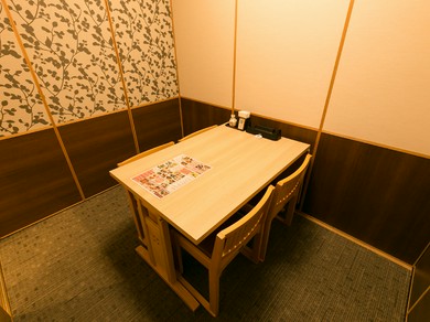 人数に応じて50名様までの個室をご用意