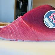 先付／御椀／造里／季節の一品／蒸物／小鉢／鮨／留椀／甘味　　　　　　　　　　　
尚、コース内容はその日に入荷した食材を見て決定。　料理長お勧めになります。※要予約です。※コース　L.O.20時となります。