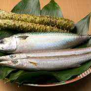 中国山地の高峰冠山・十方山の山間にあり、この山から流れ落ちる綺麗な雪解け水・湧き水で栽培されています