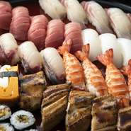 お客様のご要望に応じた鮨の盛合せなど
お気軽にお問い合わせください。