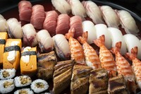 お客様のご要望に応じた鮨の盛合せなど
お気軽にお問い合わせください。