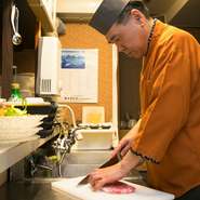 ゆっくり食べていただきたいので時間制を設けません。美味しい料理をじっくり味わってもらいたいからです。食材費を惜しまず、見た目の美しさにもこだわった美味しい料理を堪能してください。