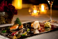 ～メニュー構成例～

一口の前菜
オードブル
スープ
魚料理
お口直し
肉料理
デセール

【飲み放題】
ビール
VITRAオリジナルワイン 白・赤
日本酒・焼酎
カクテル各種
ソフトドリンク各種

※サービス料込