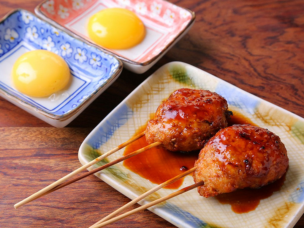 自社養鶏場で、愛情込め育てた上質な鶏肉を使用