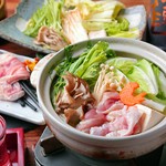 七谷地鶏を満喫！自慢の焼鳥や地鶏たたきに加え、絶品水炊きもついた大満足なコースとなっております！