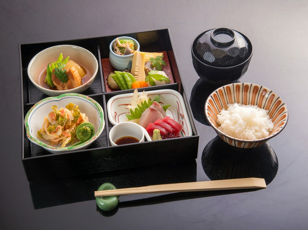 四季を感じる旬の食材を使った和食でほっこり