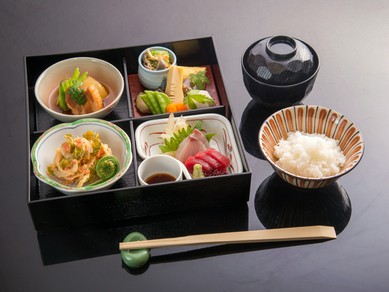 四季を感じる旬の食材を使った和食でほっこり