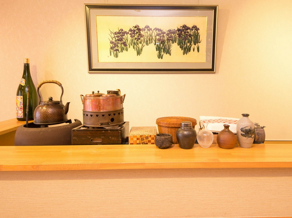 燗銅壺の渋い風情。お酒の性格に合わせて飲み方を提案してくれる