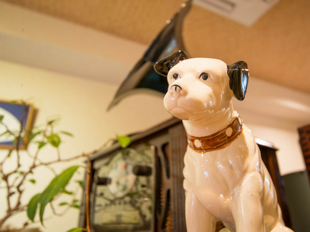 クラシックやジャズのBGMで、落ち着いた雰囲気を演出