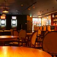 ビリヤードやダーツをしながら、わいわい楽しめるお店です。女子会に人気があるスイーツの『食べ飲み放題』や、ダーツを満喫できる『投げ飲み放題』などパーティーにおすすめのプランをご用意しております。