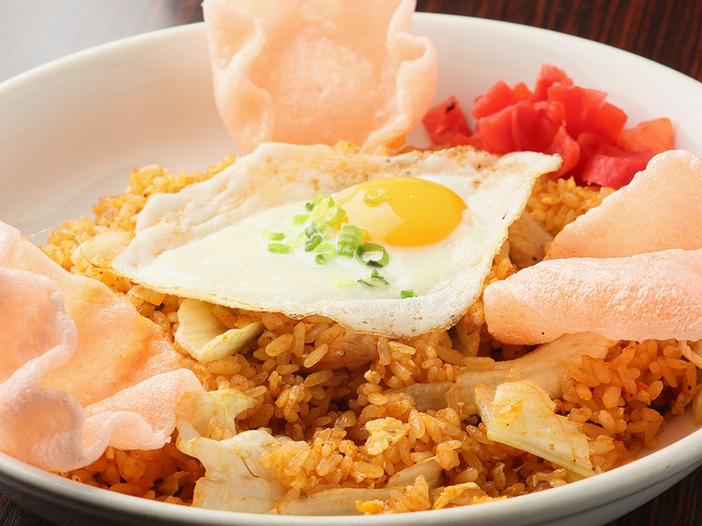 レタスの食感が楽しめる『四日市レタスチャーハン』