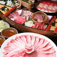 ※平日【日～木限定コース】（ランチ不可）
※前日までに要予約
※2名様より（飲み放題付きは4名様より）
※お替わり自由のお時間は90分とさせていただきます。
※表示価格は税込価格です。