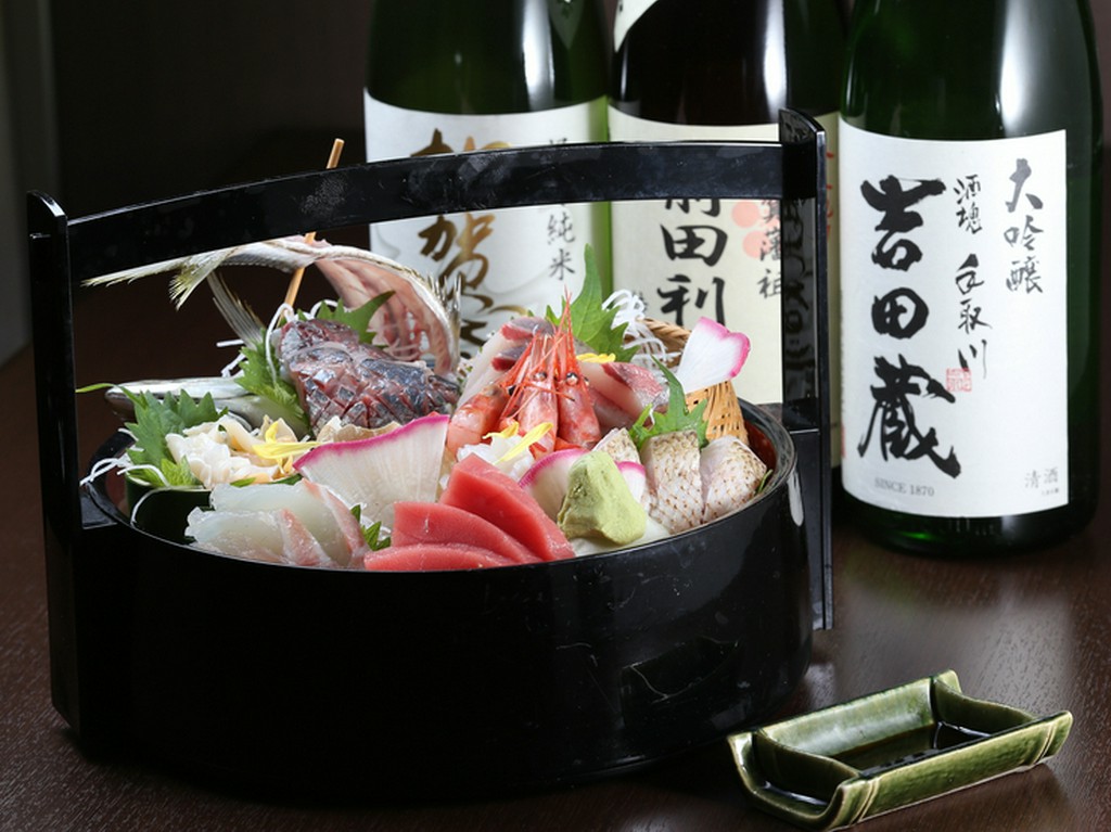 地元ならではの魚介が勢ぞろい『旬のお刺身盛り合わせ』