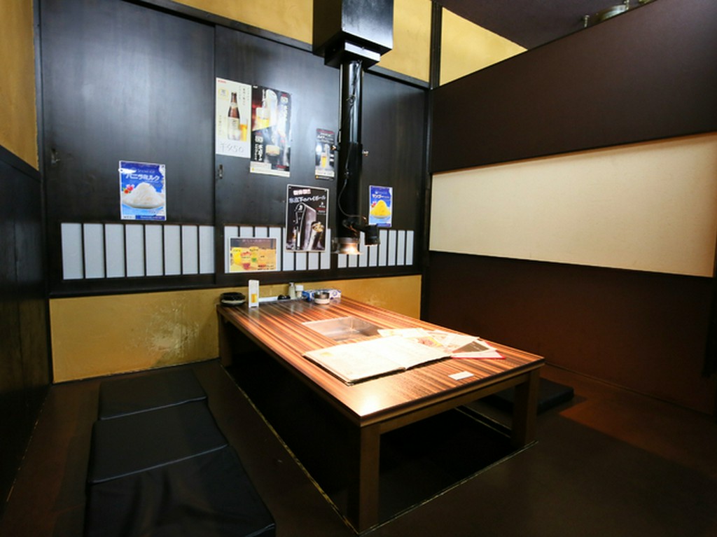 大人数でアットホームにくつろげる個室も完備