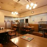 ランチもディナーも楽しめる【洋食のビーハイブ】は、つい通ってしまう居心地の良さが特徴です。『ビーフシチュー』に『スープ』など、地域密着の洋食屋はいつの時代もたくさんのお客様のお腹を満たしてきました。