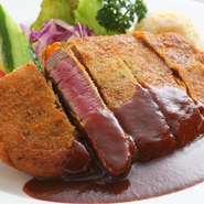 和牛のヒレやモモ、国産牛のサーロインにこだわった『ビフカツ』は、お店の看板メニューです。肉の旨味を最大限に引き立てるのは、自家製パン粉の薄く柔らかい衣。ポタージュやデザートが付いたセットも人気です。