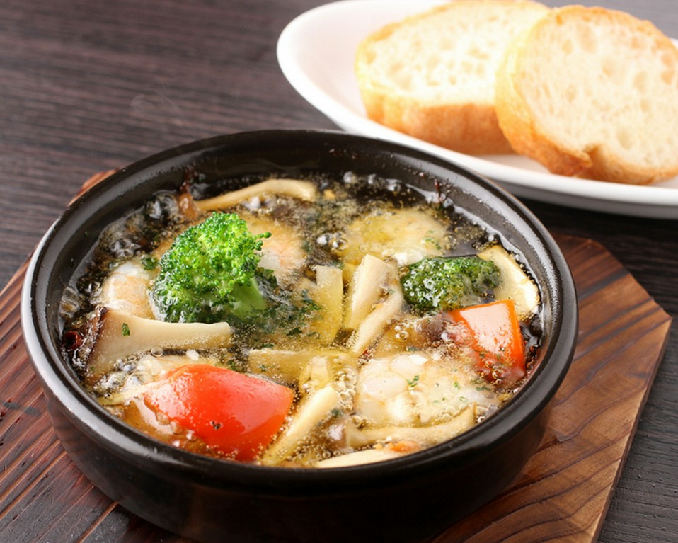 3．素材の味わいが活きた『アヒージョ』