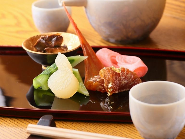 野菜も魚もその時の旬のもので和歌山県産のものを積極的に