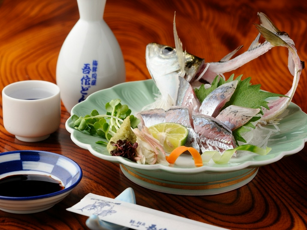 生け簀からあげたてを調理『静岡産　活あじ姿造り』