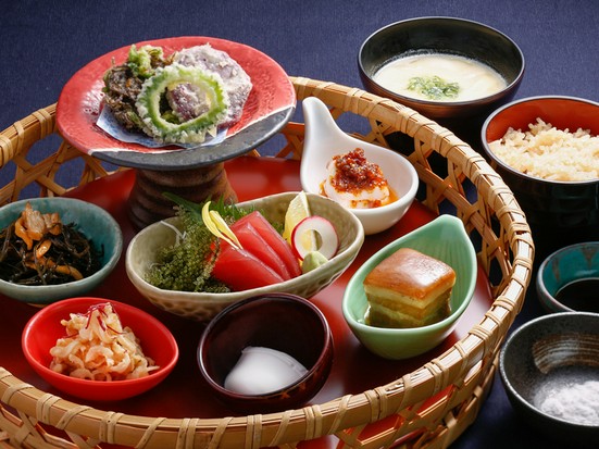 琉球ダイニング松尾 御菓子御殿 国際通り松尾店 国際通り 和食 のグルメ情報 ヒトサラ