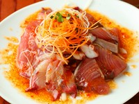 旬のお魚を築地から仕入れた『カルパッチョ5種盛り』