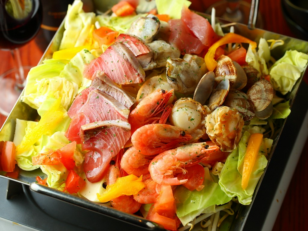 築地の新鮮な魚介類と旬のお野菜『本日の新鮮魚介と季節野菜のア・ラ・プランチャ』