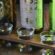 30mlづつの３種類飲み比べ
好みの日本酒のタイプを探るのにピッタリです

【地酒比べ】【県外酒比べ】【常温酒比べ】
上記の3種類の呑み比べを銘柄を日替わりにしてご用意しております
