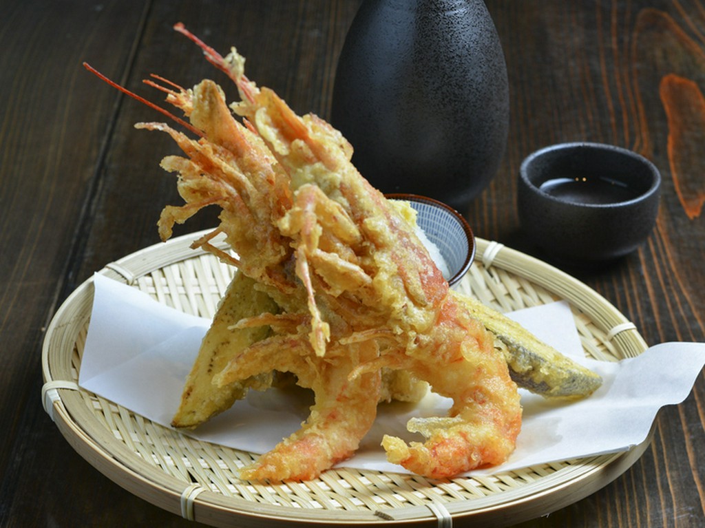 濃厚なミソがくせになる味わい『大海老と茂木野菜の天麩羅』