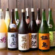 生ビールをはじめ、全国各地から取り寄せた日本酒が40種類、焼酎は20種類取り揃えています。そのほかに、生絞りサワーやカクテル、ソフトドリンクなどもあり。お酒を堪能したい人にはおすすめです。