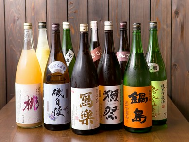 日本酒を中心に様々なお酒を提供