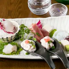 新鮮な魚を使った『お造り5点盛り』